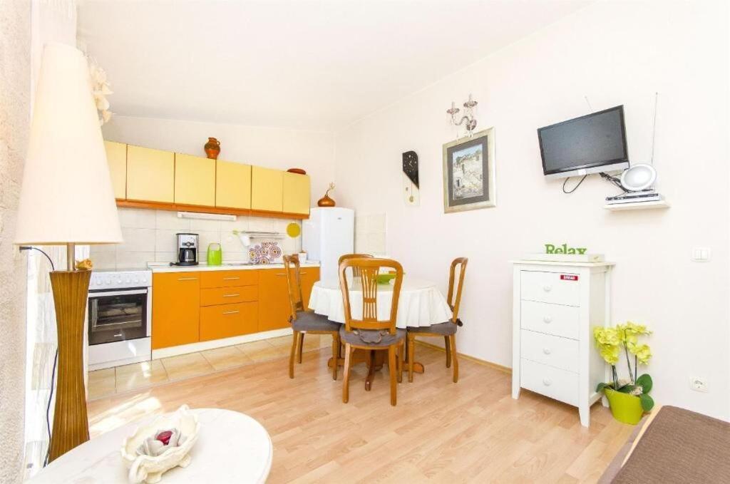 Apartments Nives Trogir Exterior photo