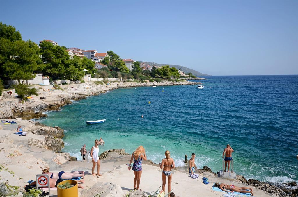 Apartments Nives Trogir Exterior photo