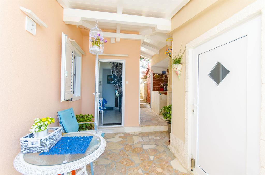 Apartments Nives Trogir Exterior photo